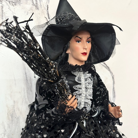 Halloween glam witch - Picture 2 of 5